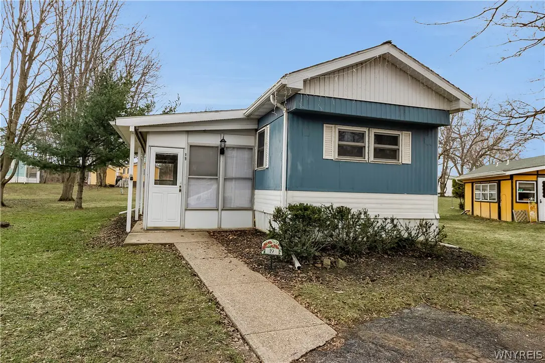 19 Lakewood Village, Medina, NY 14103 - #1