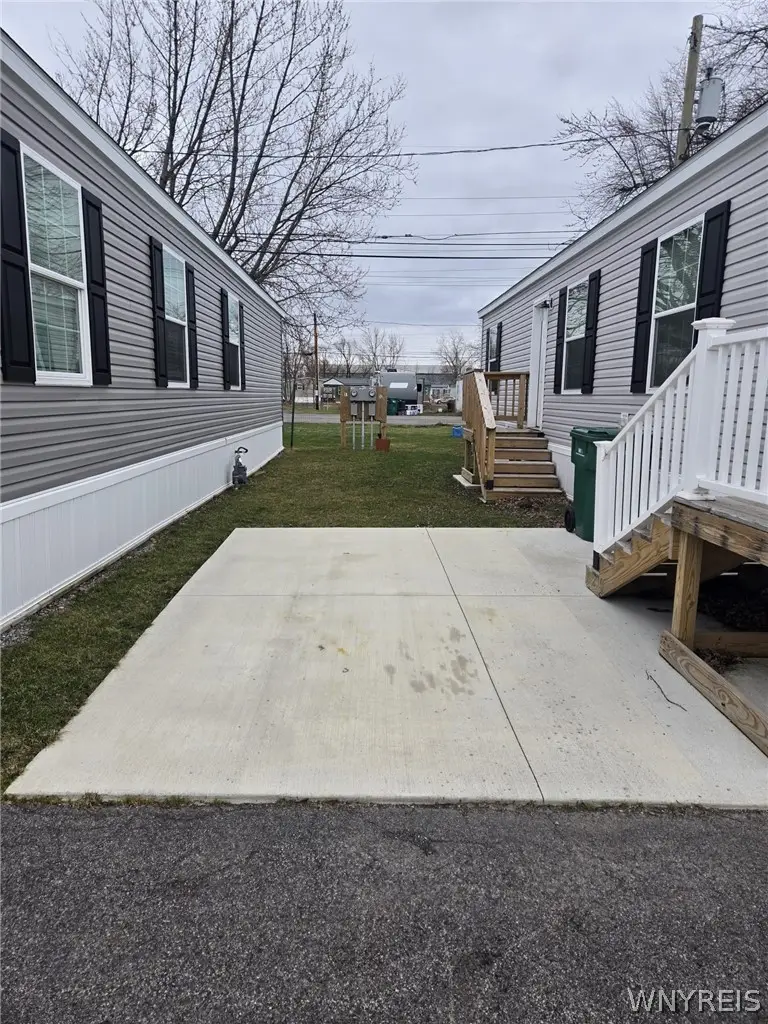 52 Shamrock Dr, Lackawanna, NY 14218 - #3