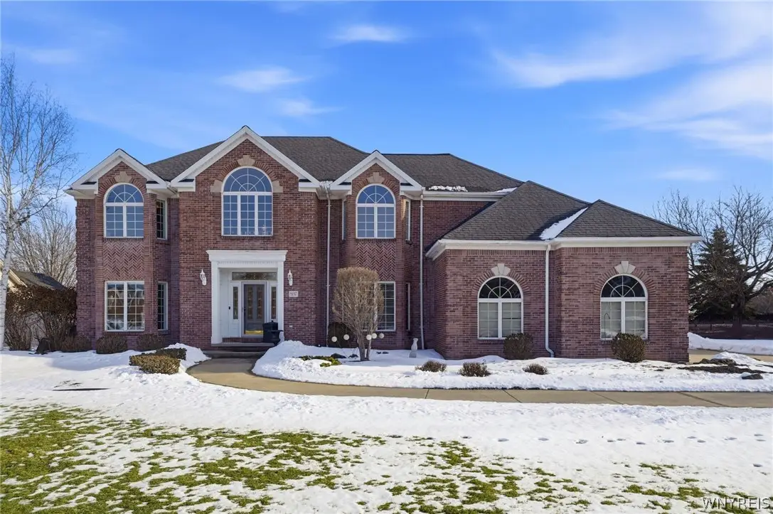 8137 Oak Leaf Lane, Williamsville, NY 14221 - #1