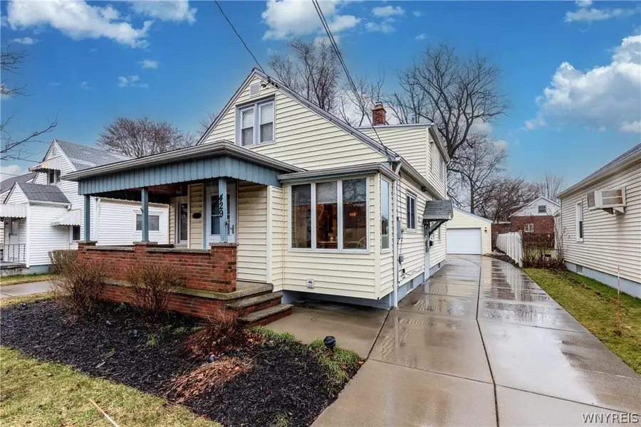 429 71st Street, Niagara Falls, NY 14304 - #3