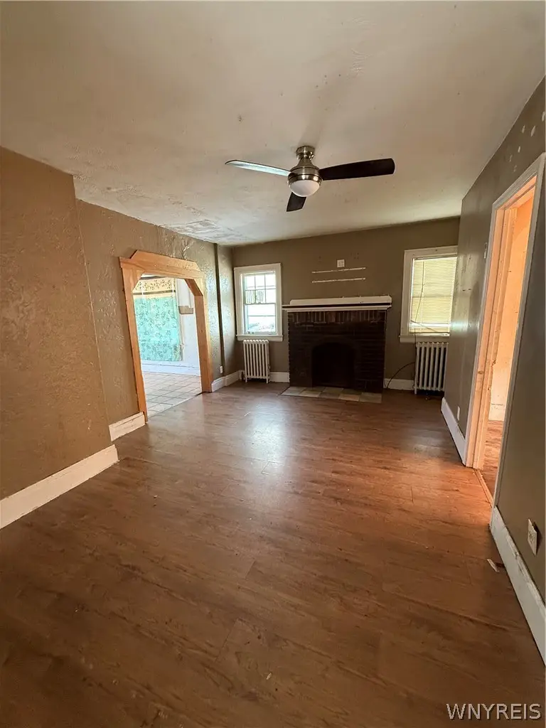 4006 Deveaux Street, Niagara Falls, NY 14305 - #2