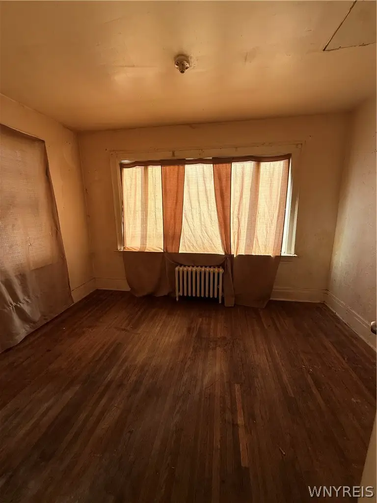 4006 Deveaux Street, Niagara Falls, NY 14305 - #3