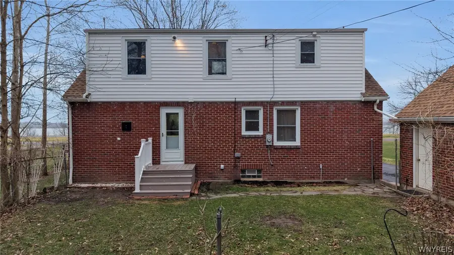 1123 W River Road, Grand Island, NY 14072 - #2