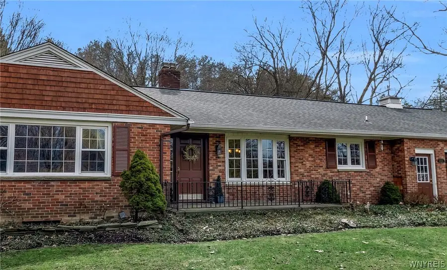 6905 Powers Road, Orchard Park, NY 14127 - #2