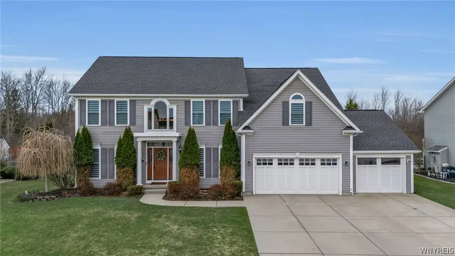 32 Falconcrest Lane, Orchard Park, NY 14127 - #2