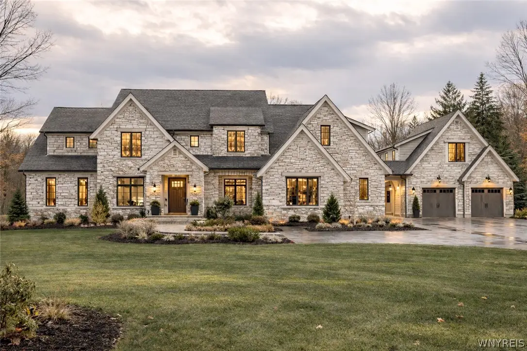 8607 Woodside Drive, Clarence, NY 14031 - #1