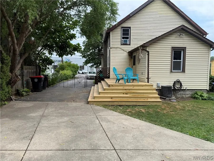 5252 Genesee Street, Bowmansville, NY 14026 - #3