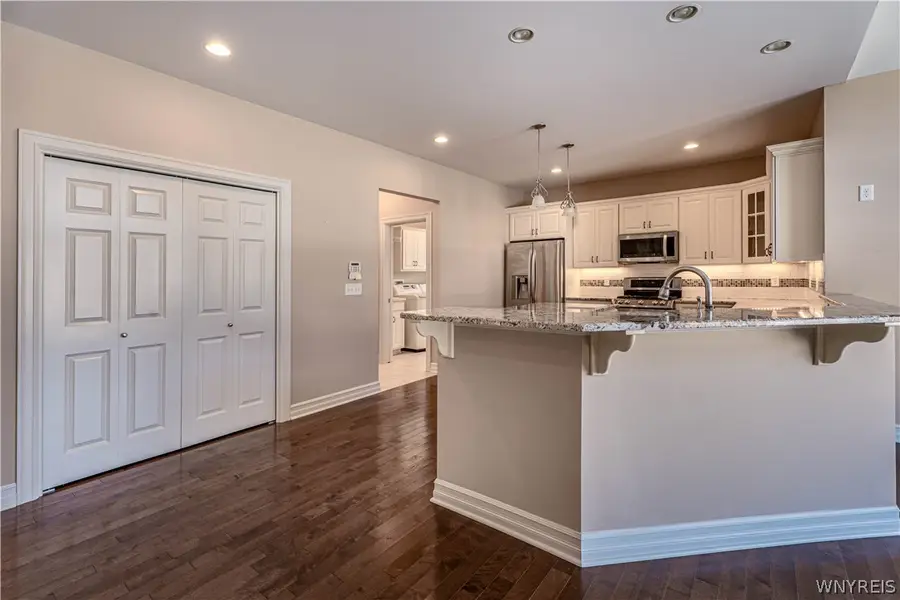 5690 Waterford Ln, Clarence, NY 14032 - #3