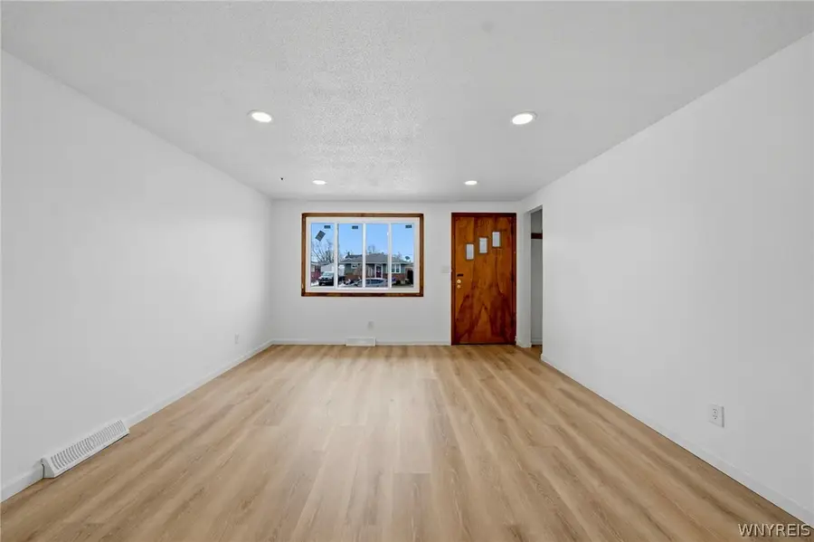 208 Poinciana Pkwy, Cheektowaga, NY 14225 - #3