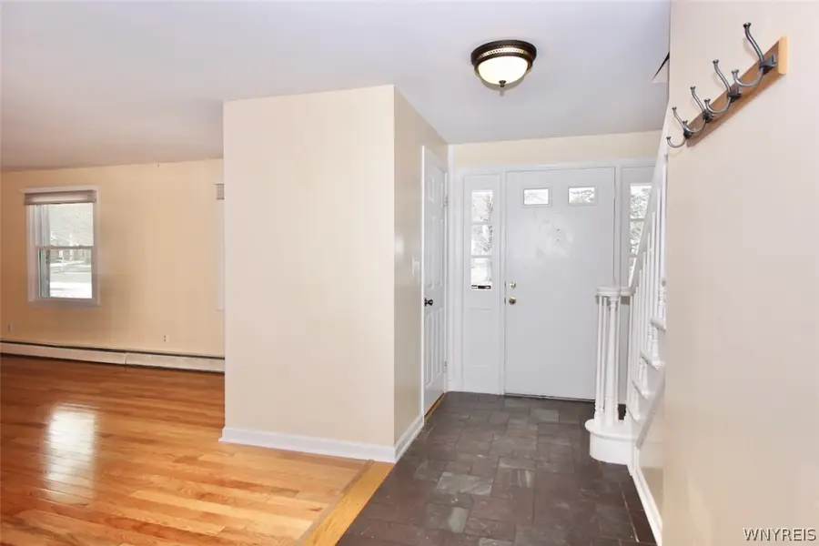 17 Wellington Lane, Orchard Park, NY 14127 - #3