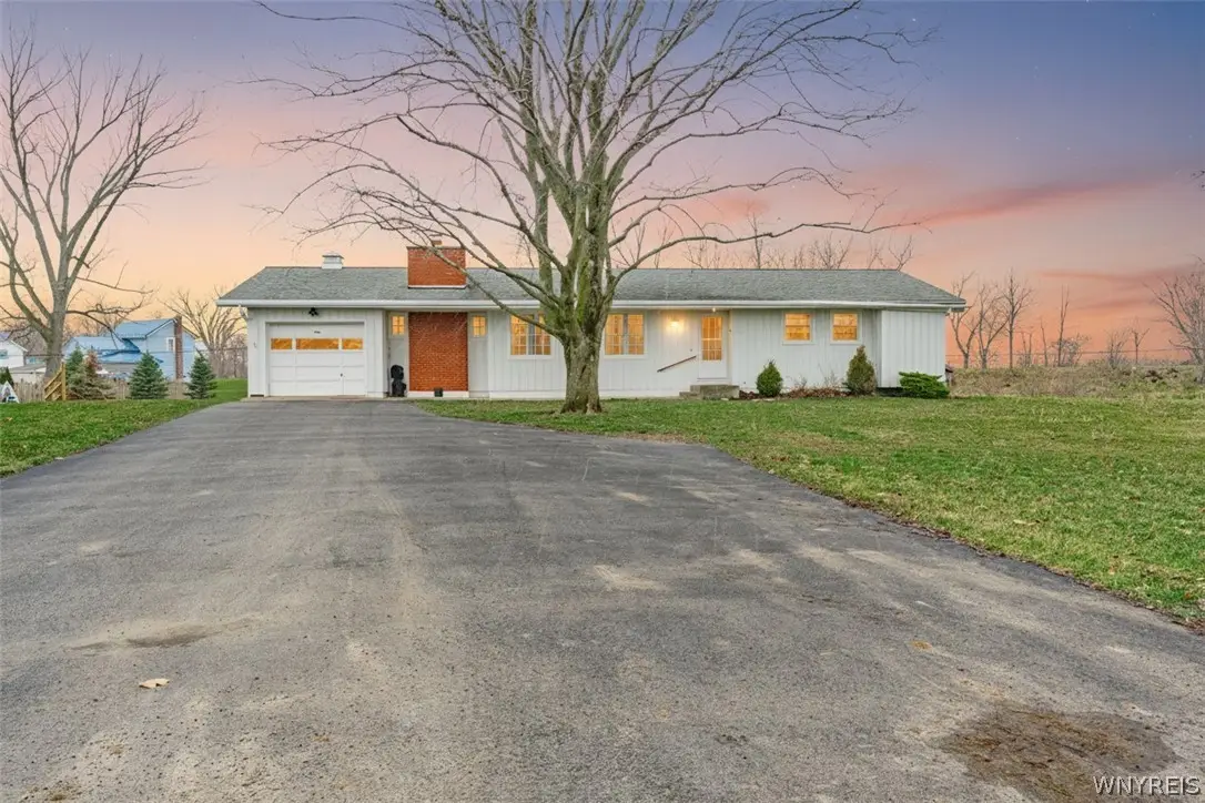 9 Hammond Parkway, Middleport, NY 14105 - #1