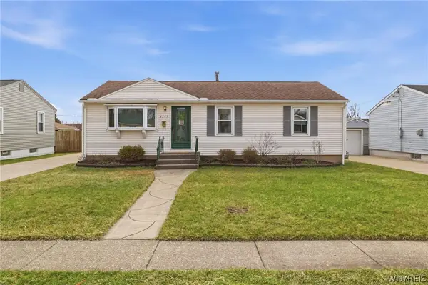 4243 E Frontier Drive, Blasdell, NY 14219