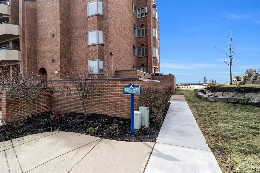 40 Waterfront Circle #401, Buffalo, NY 14202 - #2