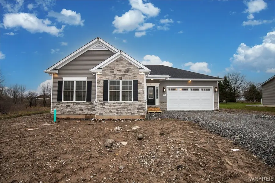 7290 Woodhaven Drive, Lockport, NY 14094 - #2