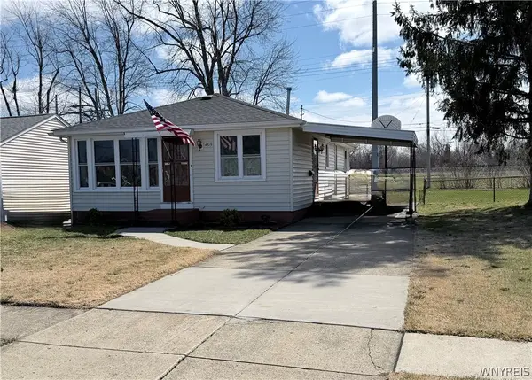 4815 Morgan Pkwy Parkway, Hamburg, NY 14075