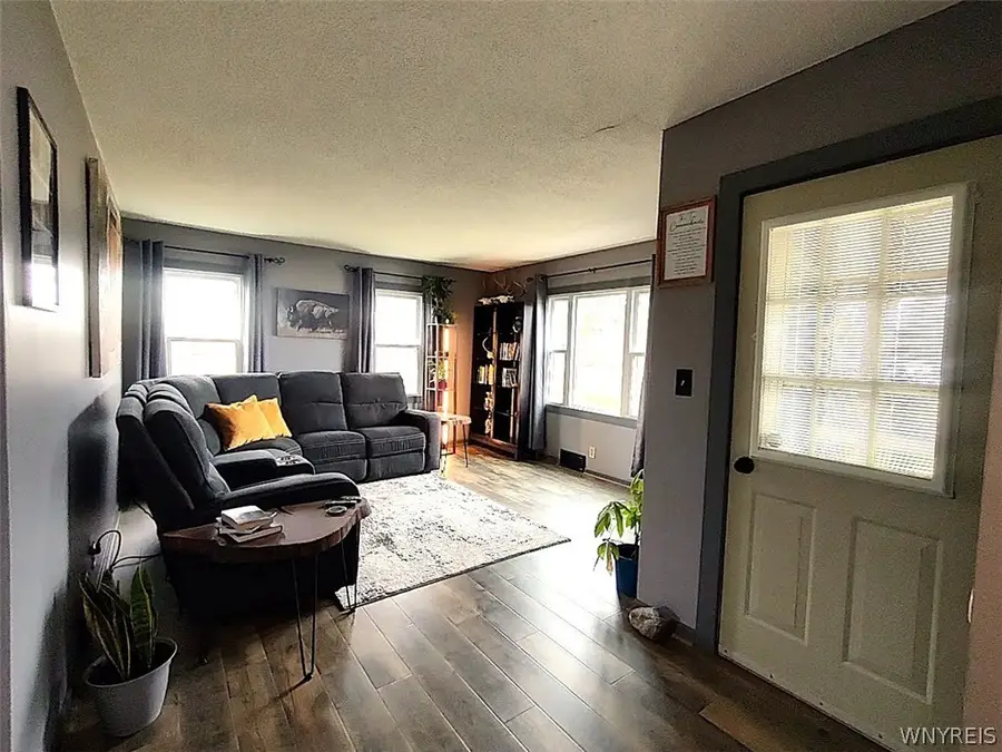 6565 Southwestern Boulevard, Lake View, NY 14085 - #3