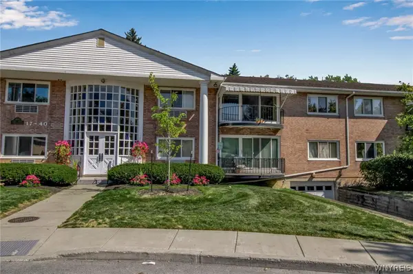 31 Park Lane Court, Buffalo, NY 14221