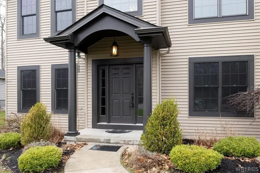 5484 Marguerites Way, Clarence, NY 14031 - #2