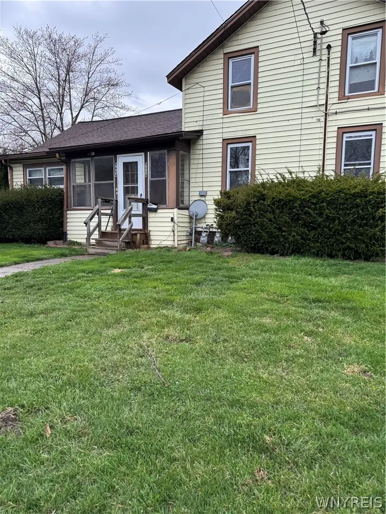 9604 Cayuga Drive, Niagara Falls, NY 14304 - #2