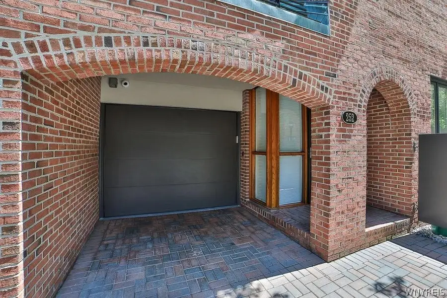 252 Rivermist Drive, Buffalo, NY 14202 - #2