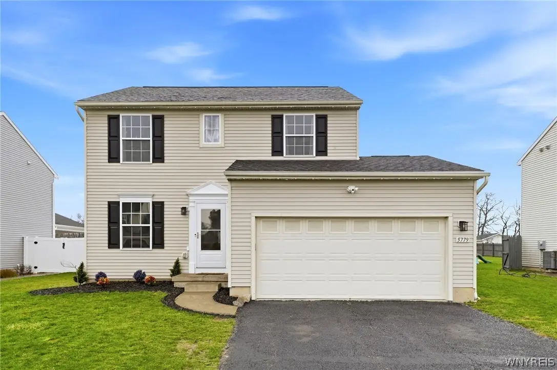 5779 Willow Creek Lane, Sanborn, NY 14132 - #1