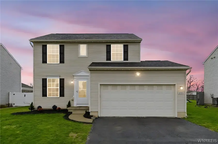 5779 Willow Creek Lane, Sanborn, NY 14132 - #2