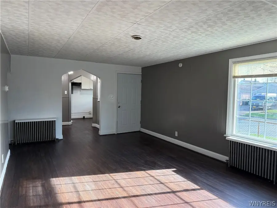 3564 Ferry Avenue, Niagara Falls, NY 14301 - #3