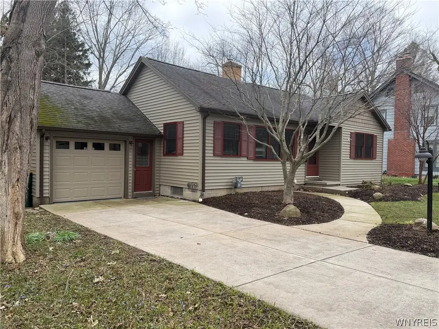 811 Lawrence Avenue, East Aurora, NY 14052 - #3