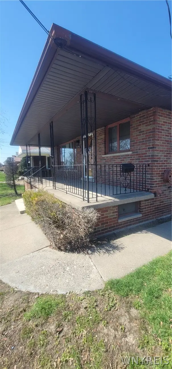 2494 Forest Avenue, Niagara Falls, NY 14301 - #3