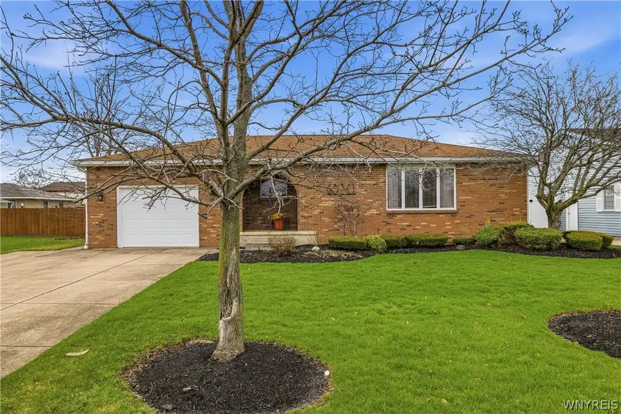 6941 Rebecca Drive, Niagara Falls, NY 14304 - #2