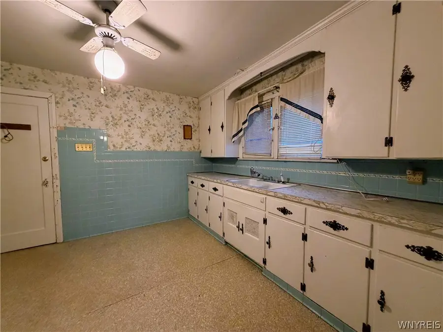 1126 Ferry Avenue, Niagara Falls, NY 14301 - #2