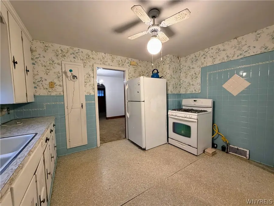 1126 Ferry Avenue, Niagara Falls, NY 14301 - #3