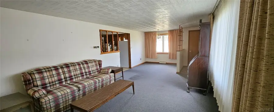 70 Fairelm Lane, Buffalo, NY 14227 - #3