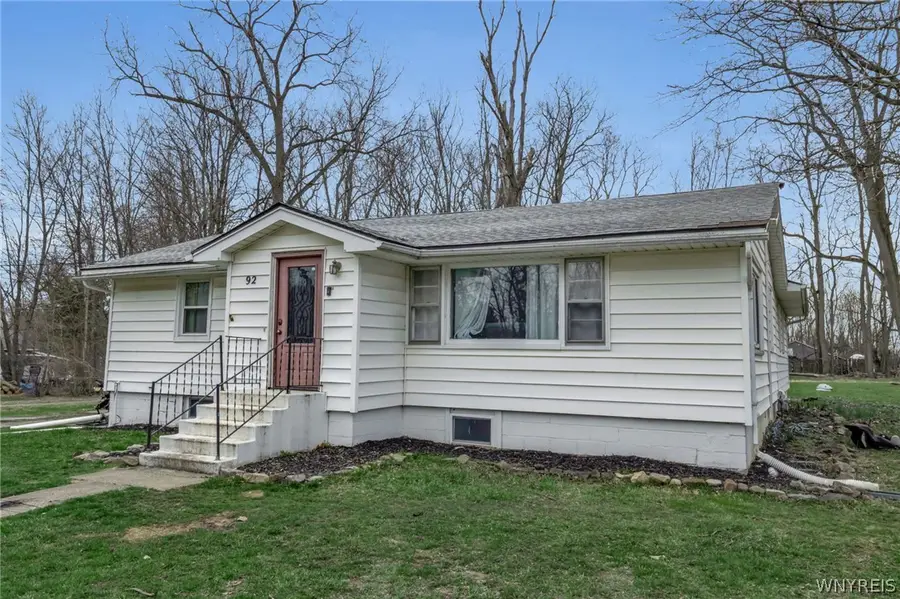 92 N Hartland Street, Middleport, NY 14105 - #2