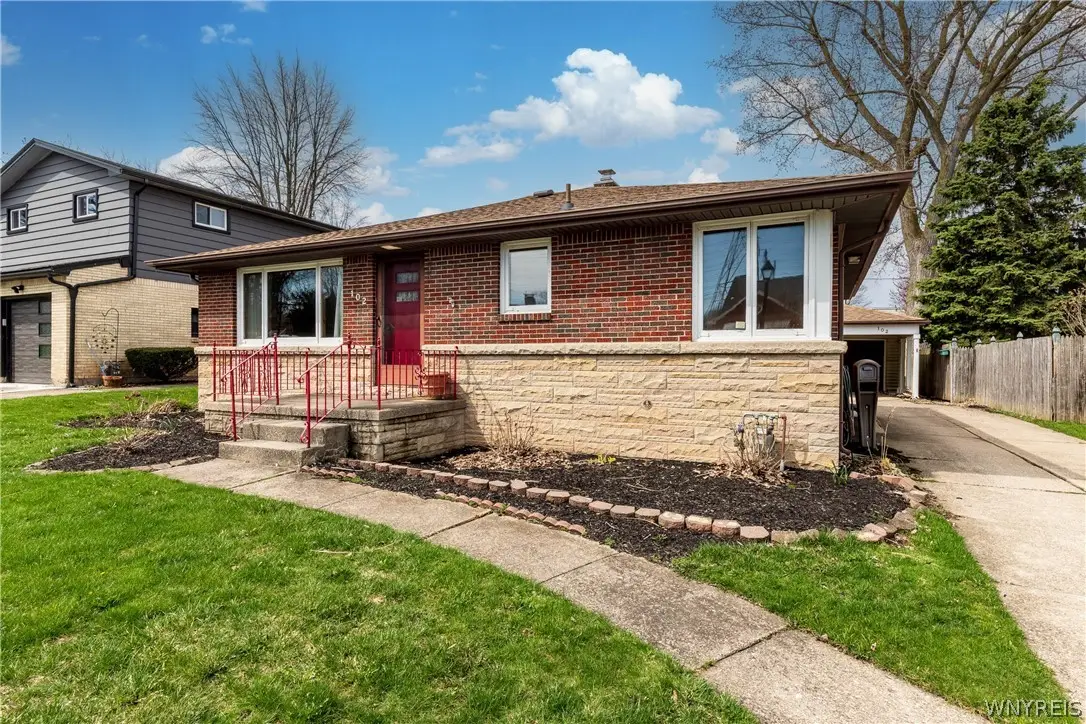 102 Cresthaven Dr, Cheektowaga, NY 14225 - #1