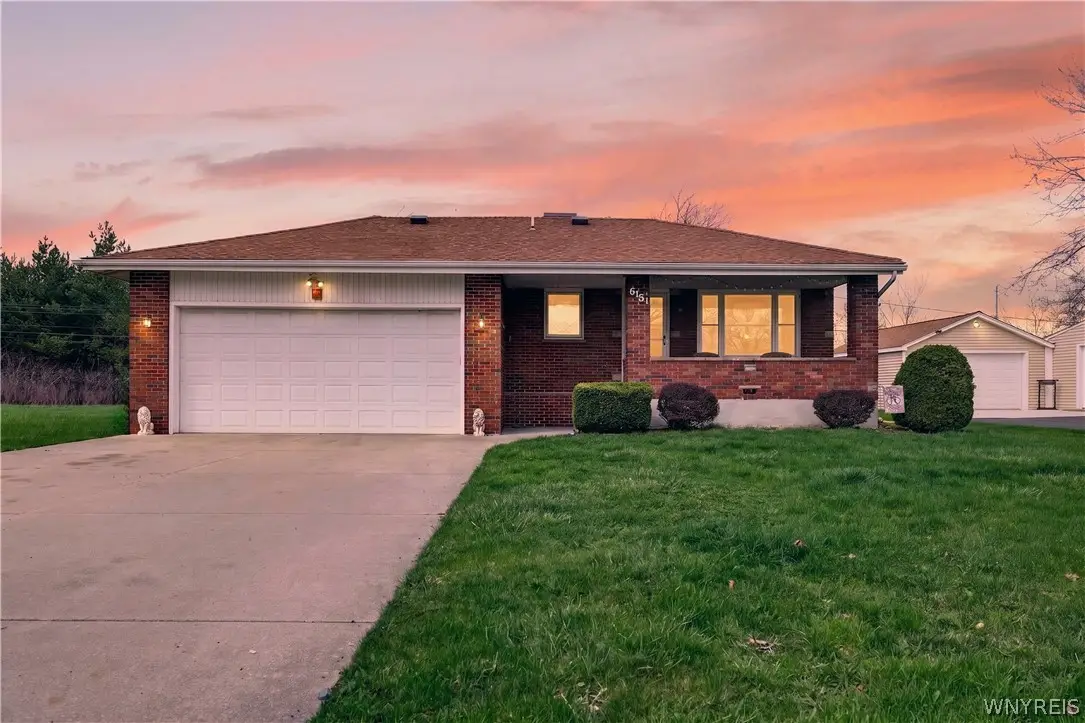 6151 N Whitham Drive, Niagara Falls, NY 14304 - #1