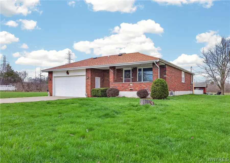 6151 N Whitham Drive, Niagara Falls, NY 14304 - #2