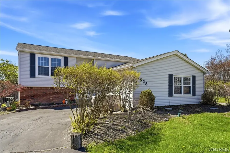 4528 Roundtree Road, Hamburg, NY 14075 - #2