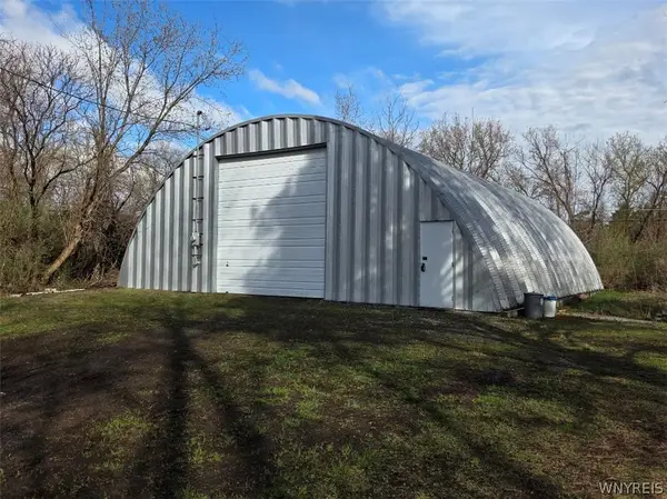 5461 Clinton St Road, Stafford, NY 14143