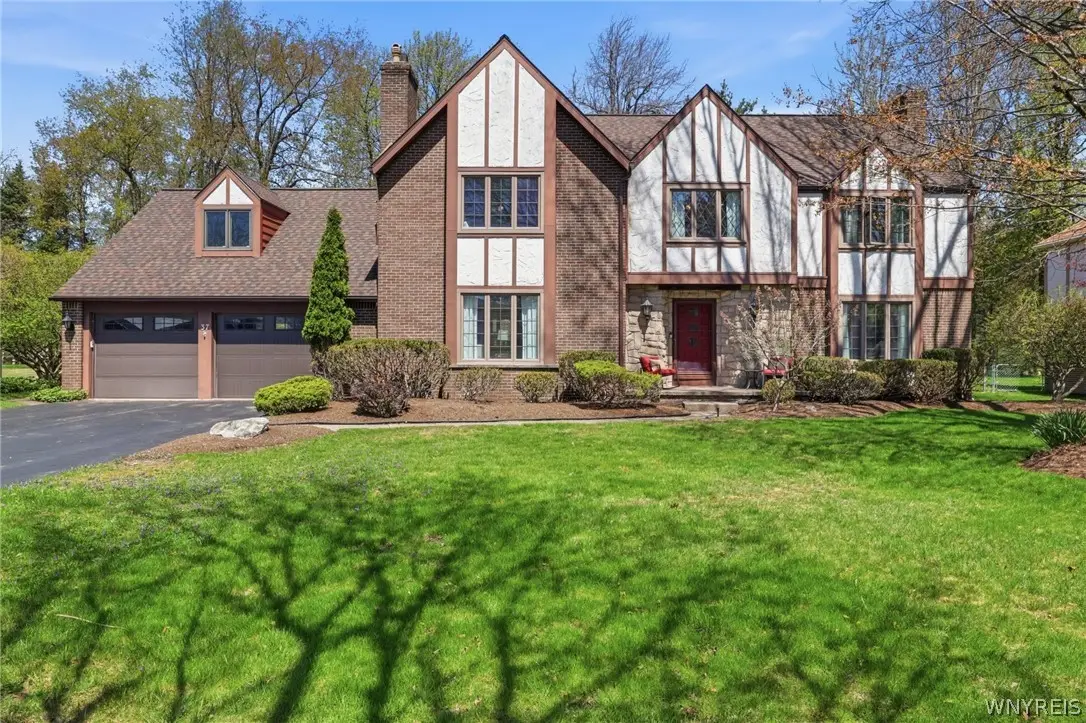 37 Crown Point Lane, Buffalo, NY 14221 - #1