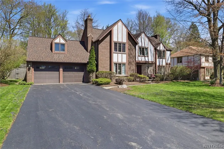 37 Crown Point Lane, Buffalo, NY 14221 - #3