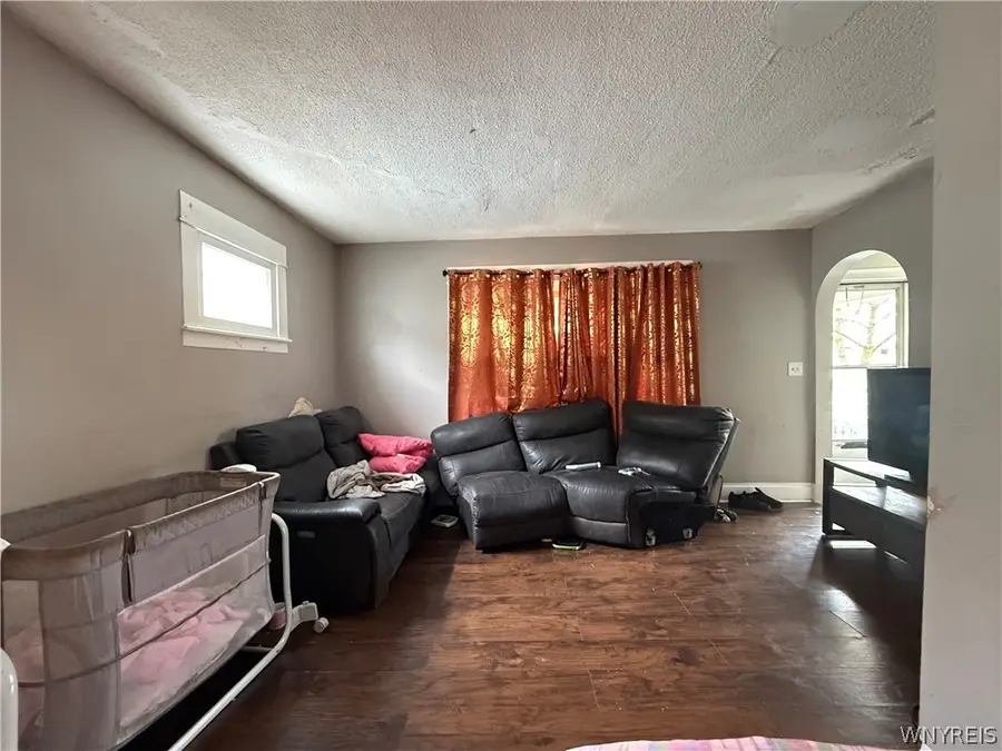 199 Hazelwood Avenue, Buffalo, NY 14215 - #3