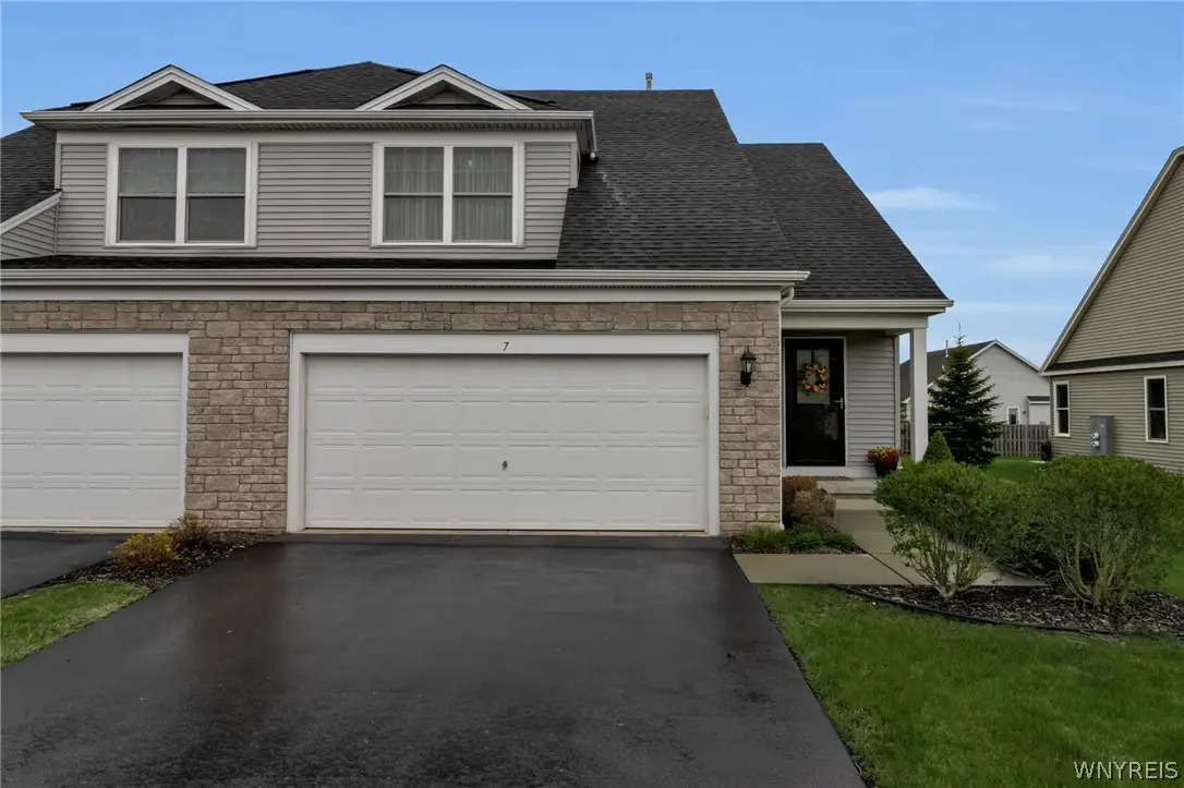 7 Cumberland Street, Lancaster, NY 14086 - #1
