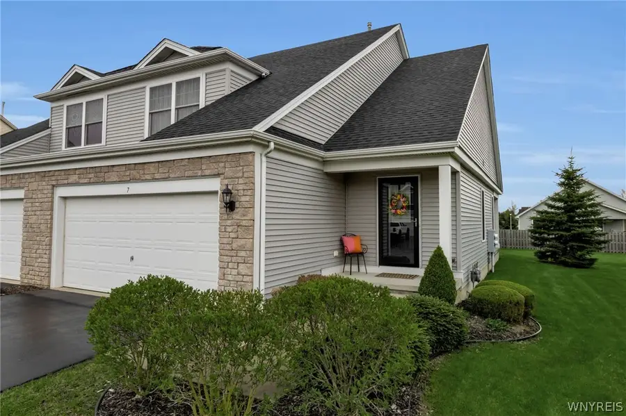 7 Cumberland Street, Lancaster, NY 14086 - #3
