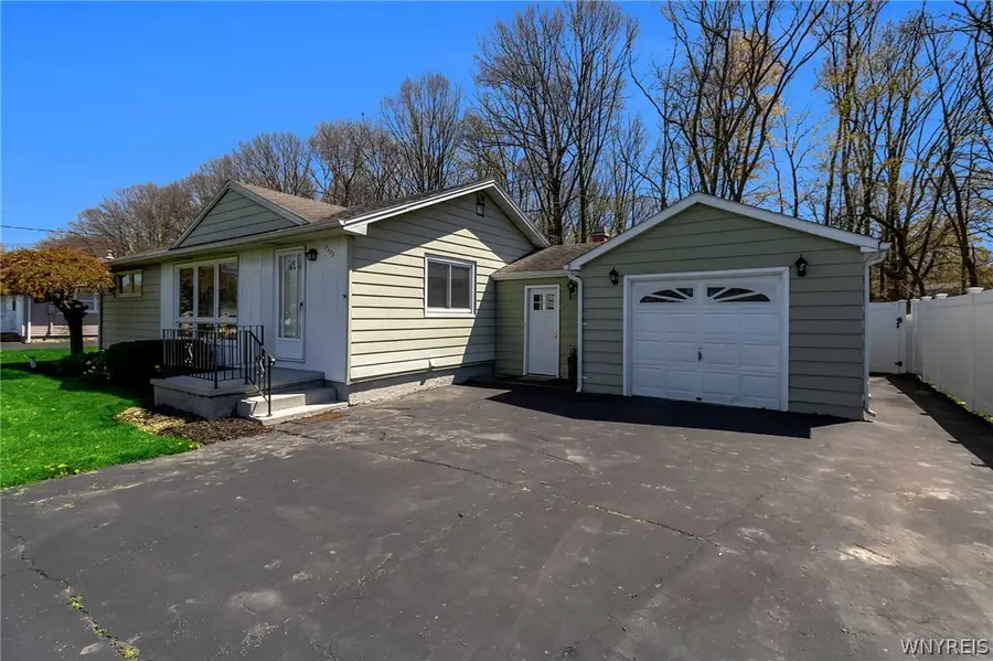 7375 Saint Joseph Road, Niagara Falls, NY 14304 - #3