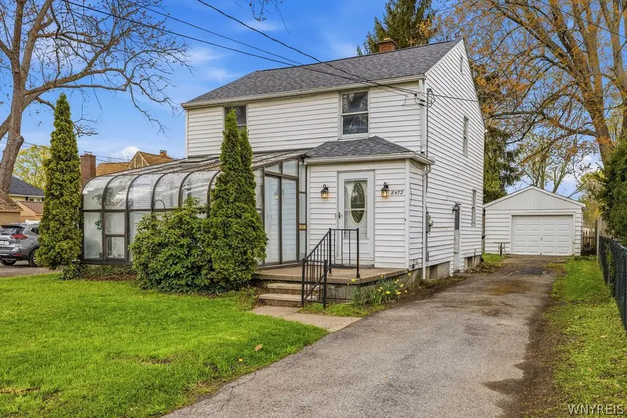 8472 W Rivershore Drive, Niagara Falls, NY 14304 - #2
