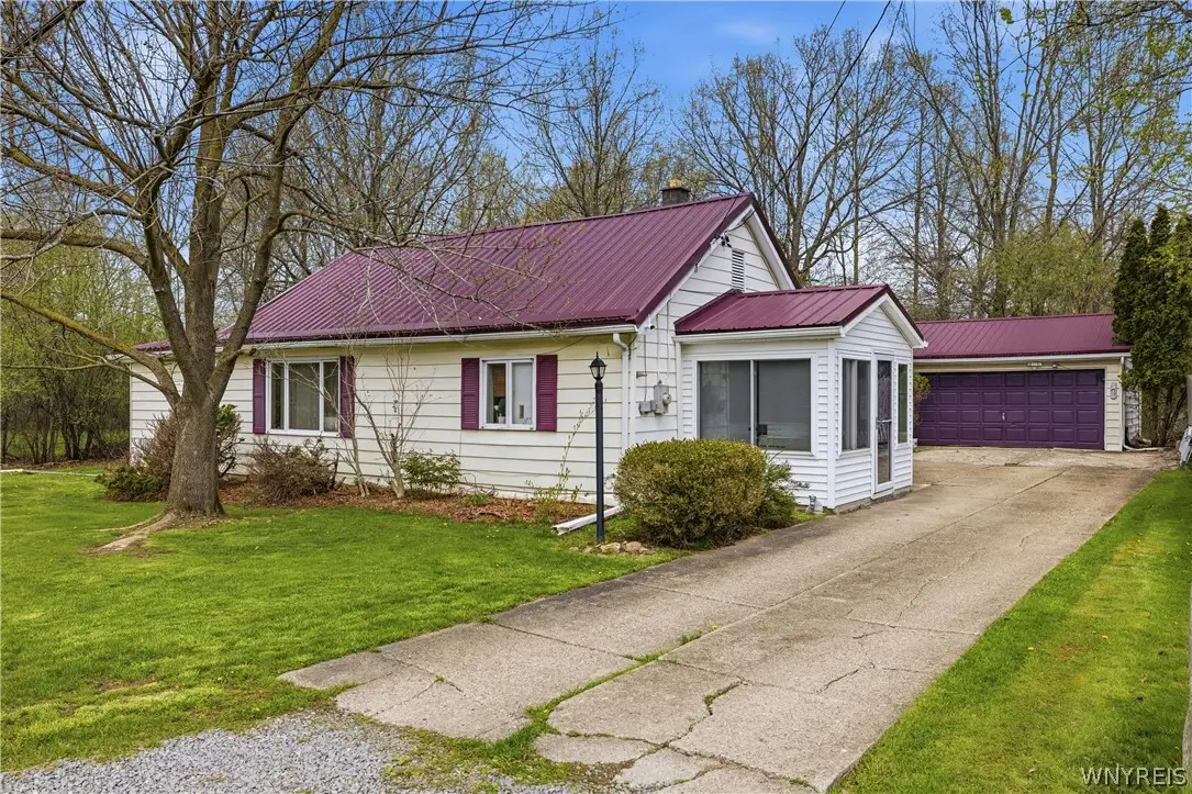3287 Whitehaven Road, Grand Island, NY 14072 - #1