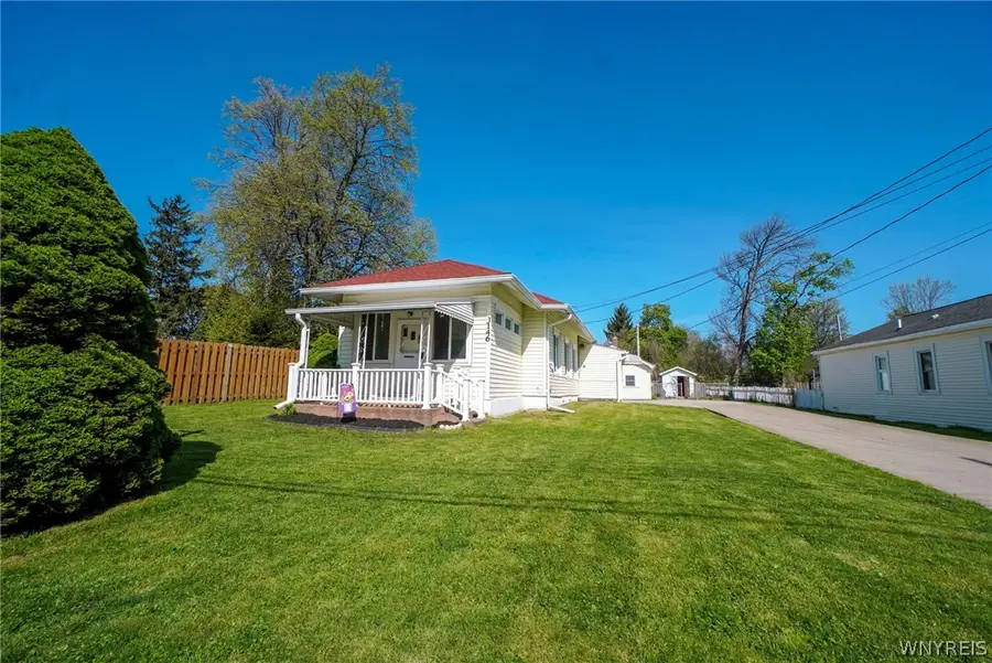 3146 Winsted Road, Hamburg, NY 14075 - #2