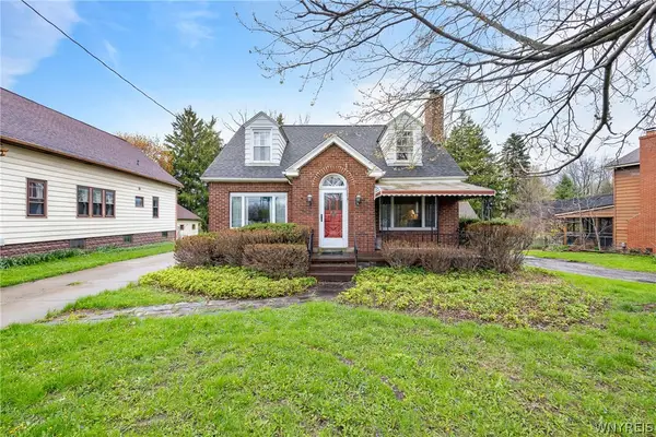 5176 Genesee Street, Bowmansville, NY 14026
