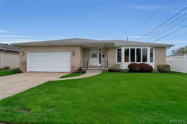 4 Village Lane, Buffalo, NY 14212